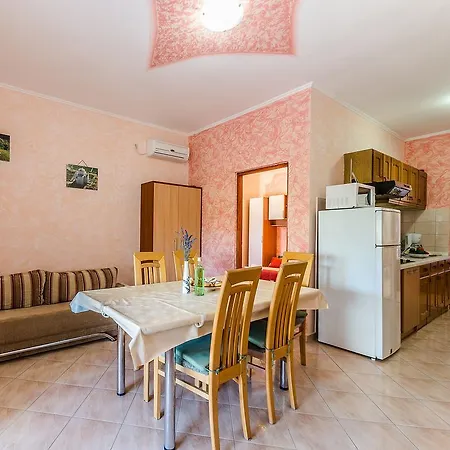 Apartamento Ivana.2 *